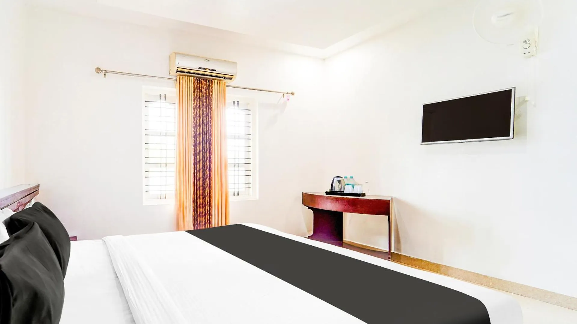 Super Collection O Kazhakuttam Near Al Saj Convention Centre Hotel Andurkonam