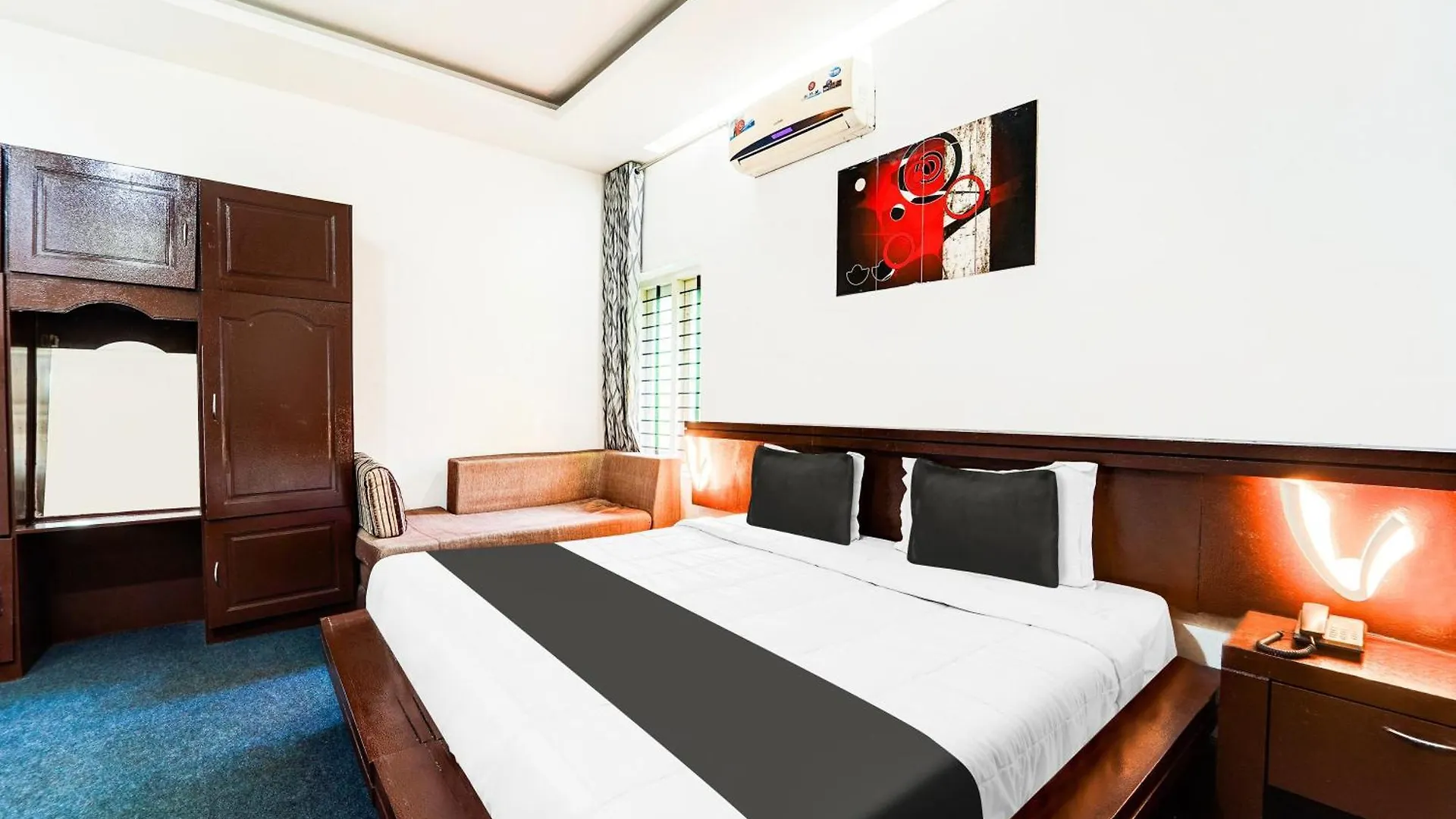 Super Collection O Kazhakuttam Near Al Saj Convention Centre Hotel Andurkonam