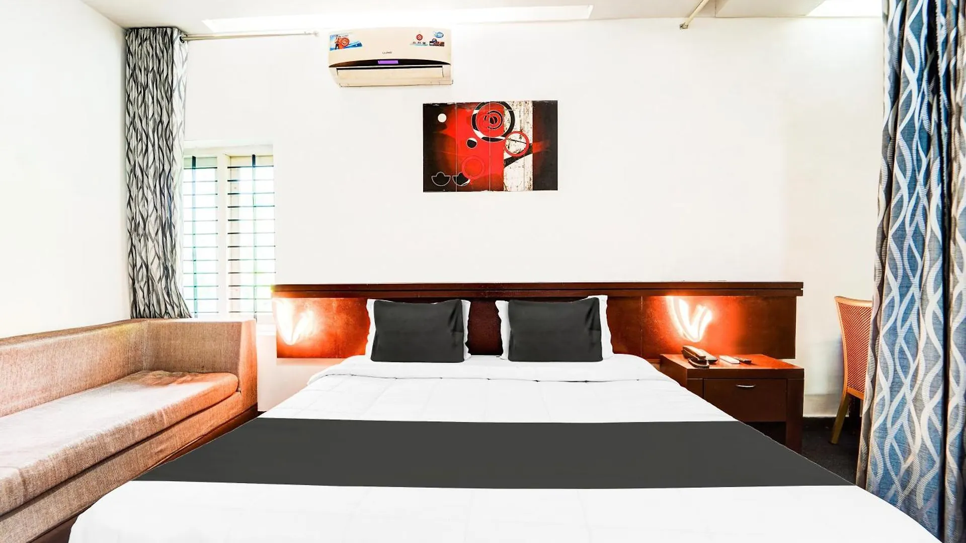 Super Collection O Kazhakuttam Near Al Saj Convention Centre Hotel Andurkonam India