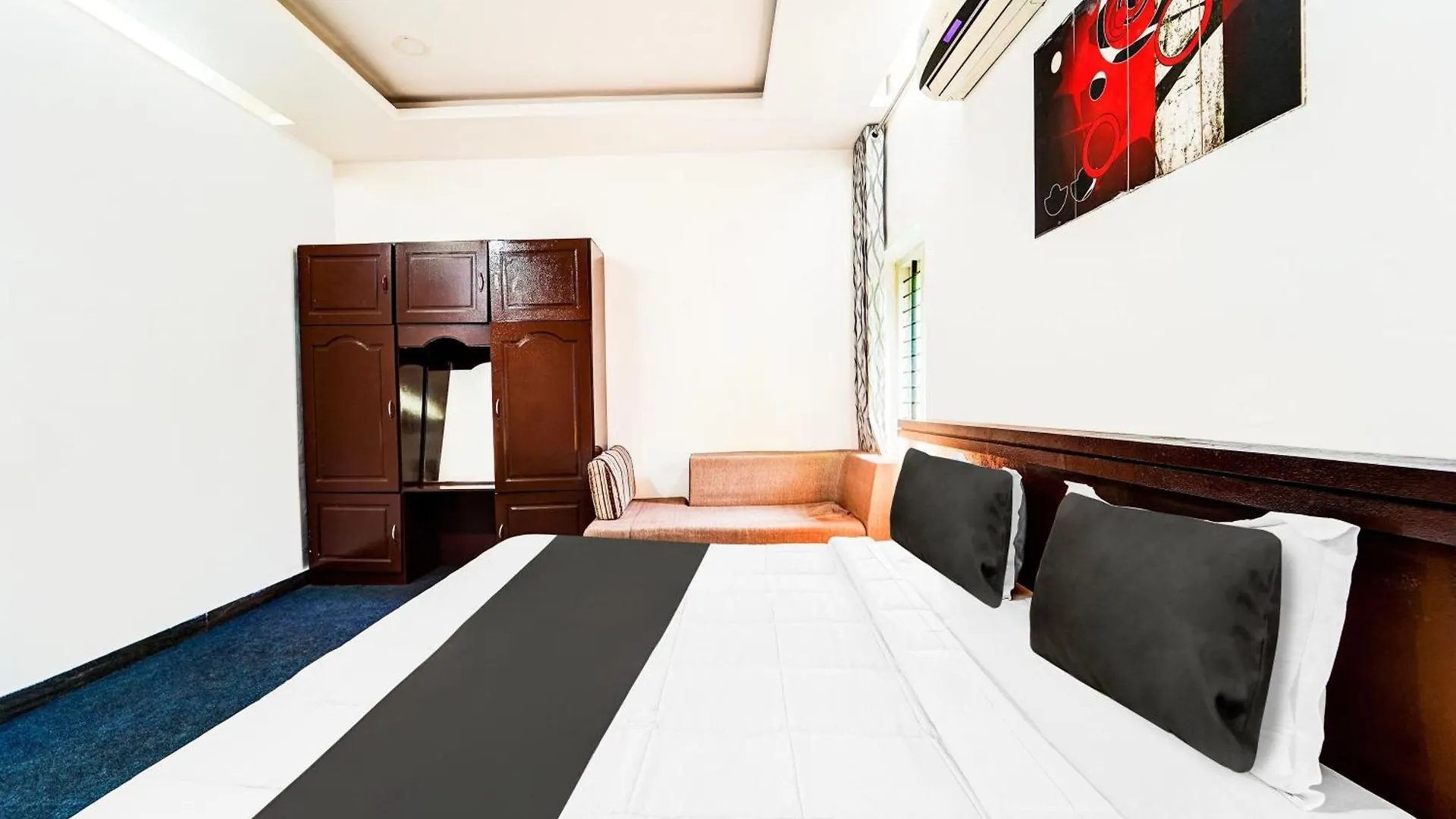 Hotel Super Collection O Kazhakuttam Near Al Saj Convention Centre Andurkonam